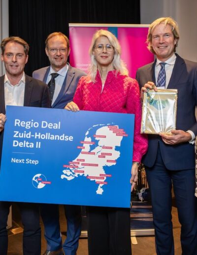 minister ondertekent Regio Deal ZHD